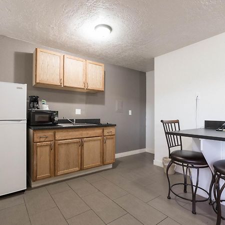 Little Suites Provo Extended Stay エクステリア 写真