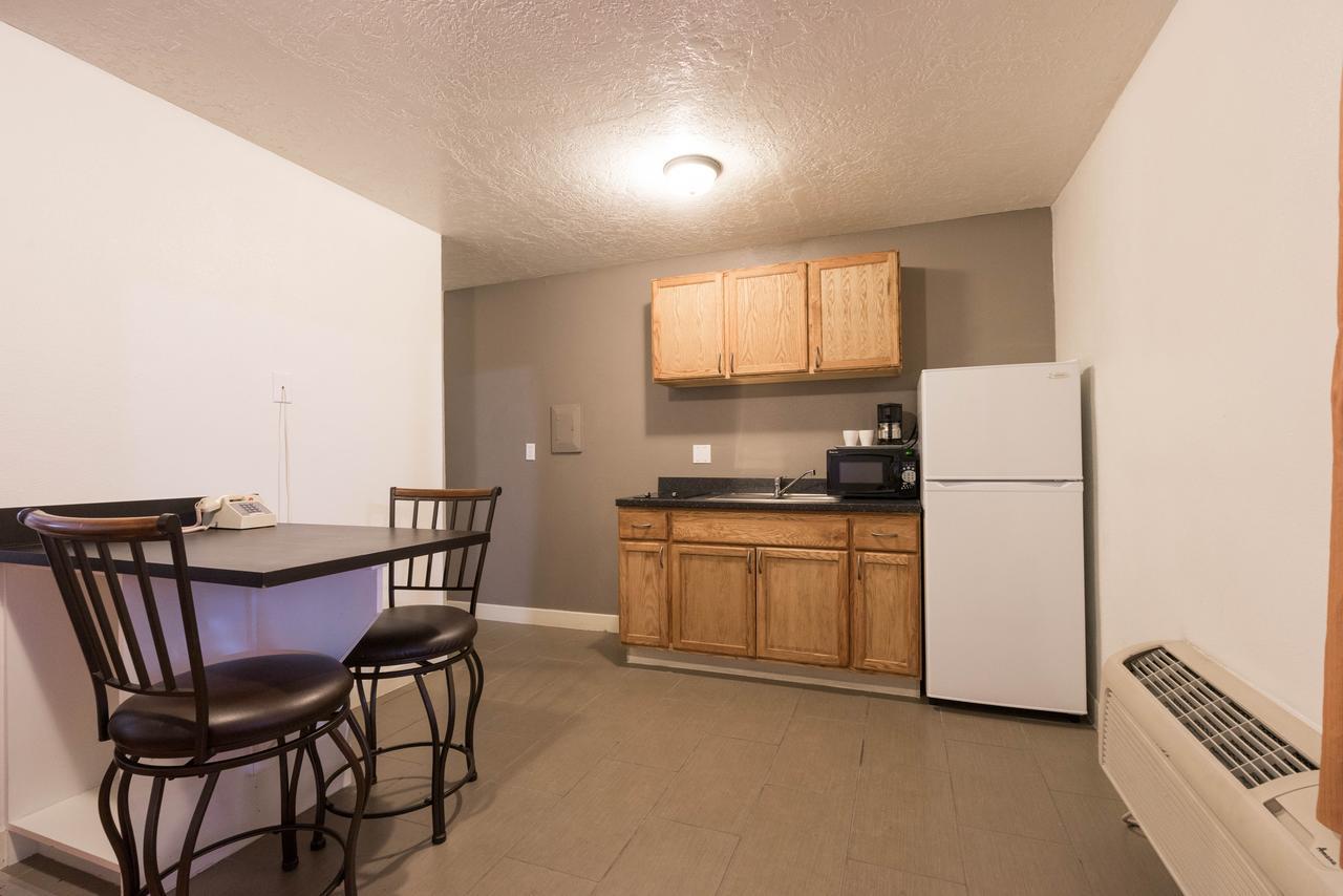 Little Suites Provo Extended Stay エクステリア 写真